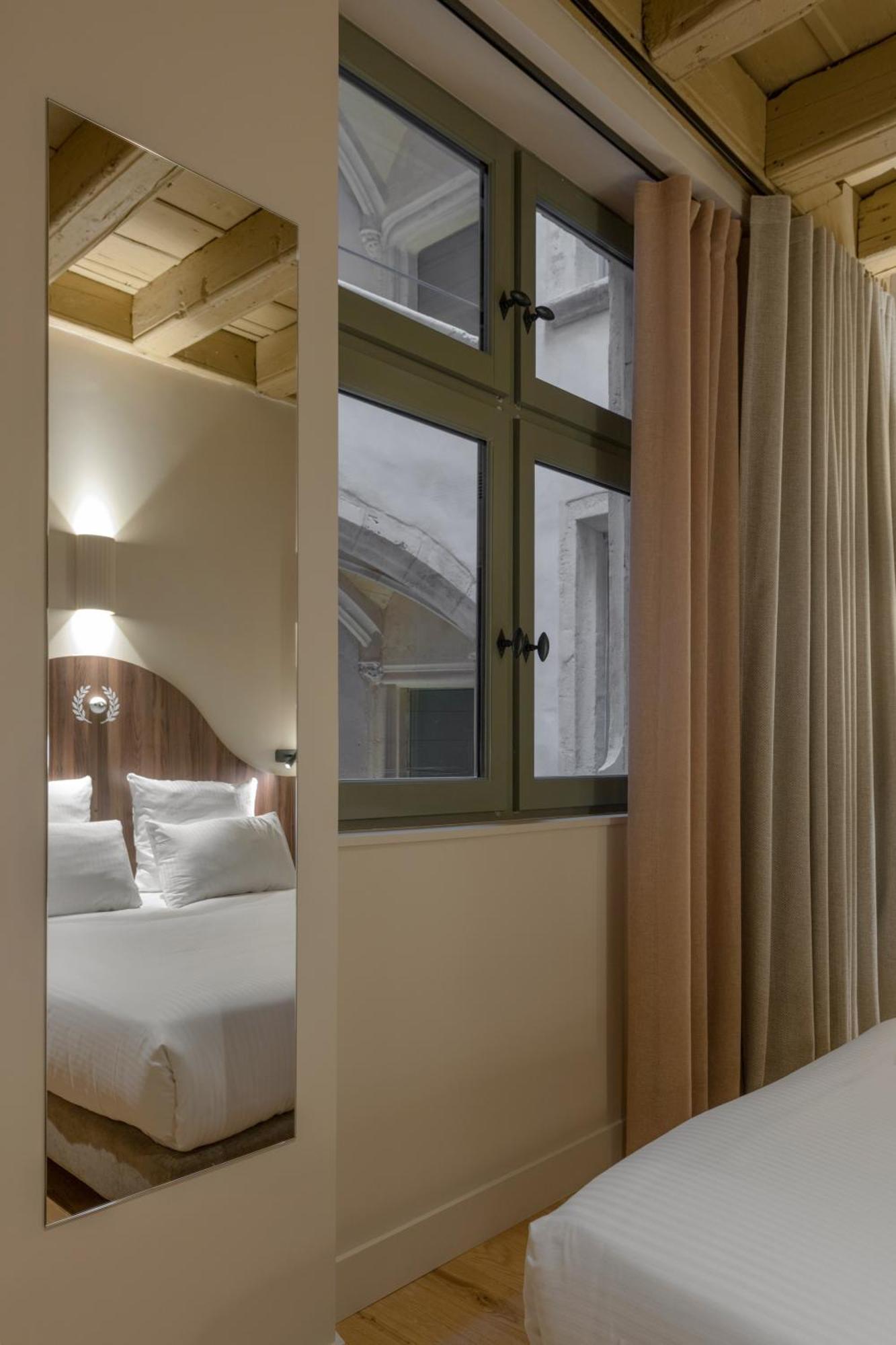 Academie 4* Lyon